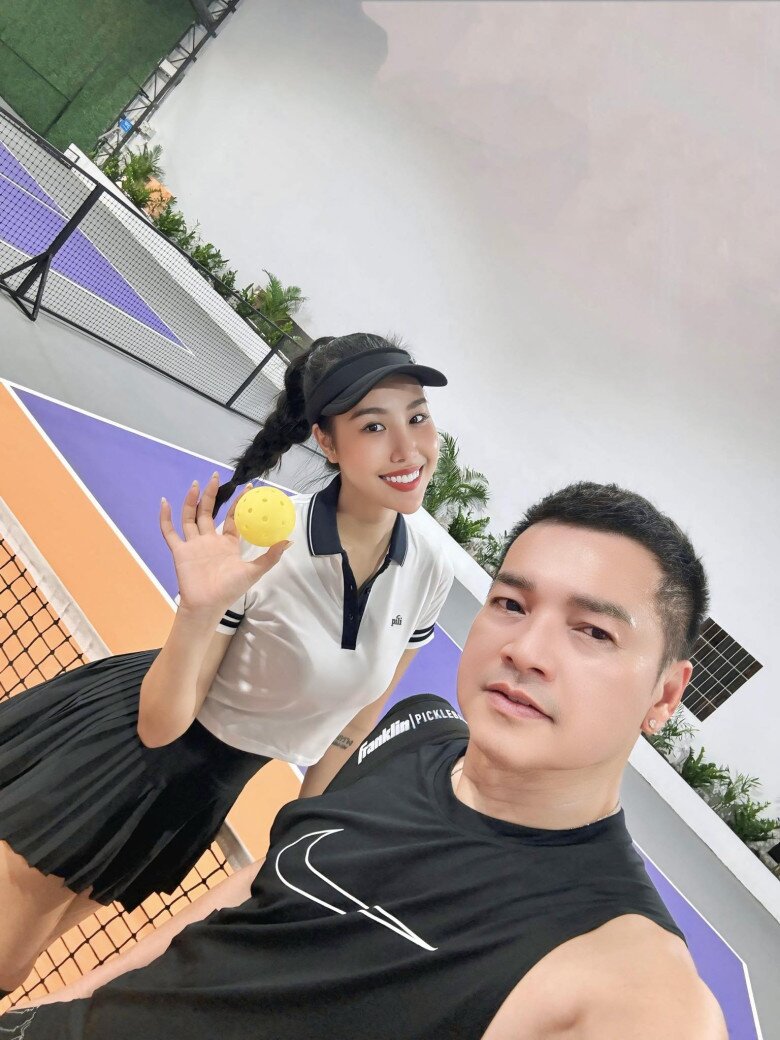 Chuyện tình cảm của Quang Minh và bạn gái kém 37 tuổi nhận được nhiều sự quan tâm từ khán giả.