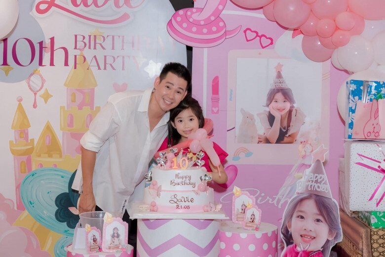 Phùng Ngọc Huy thỉnh thoảng về thăm Lavie, biết ơn bảo mẫu đã thay mình nuôi dạy con.