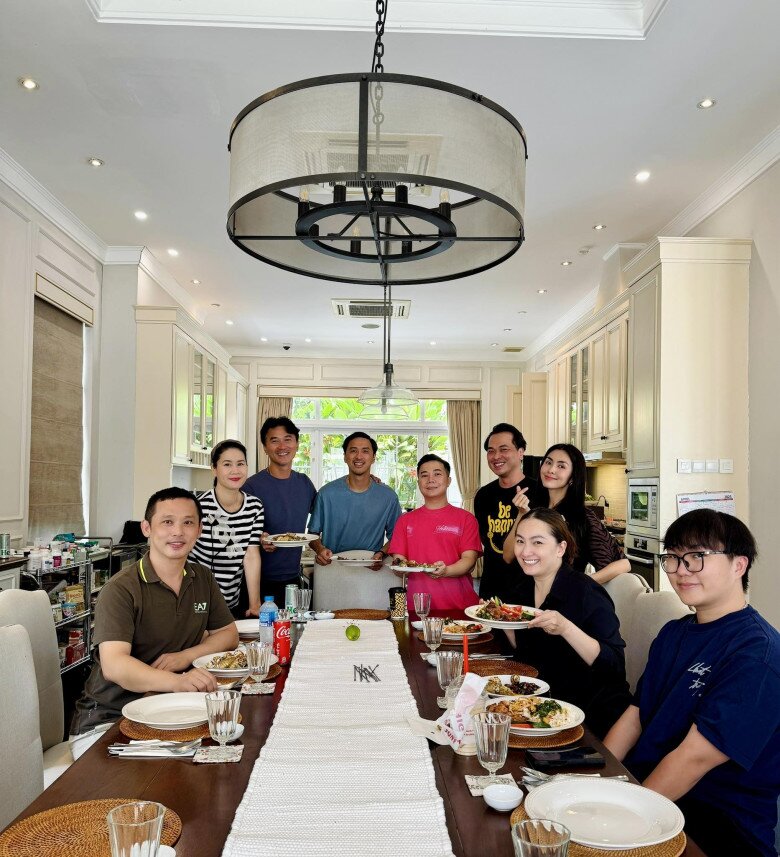 Tăng Thanh Hà là người chu đáo và ấm áp qua lời kể của hội bạn thân.