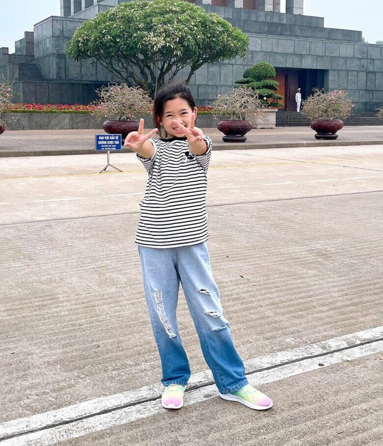 Con gái Mai Phương có thành tích học tập rất tốt.