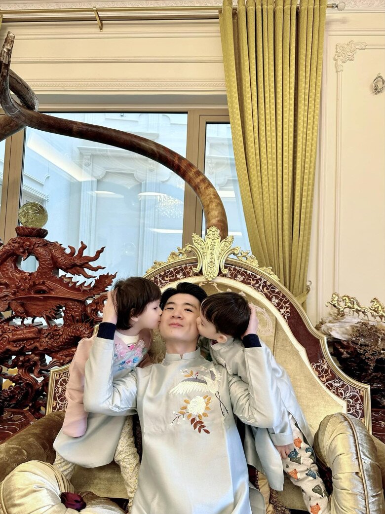 Gấu và Thỏ có tính cách rất ngoan ngoãn, hiếu thảo.