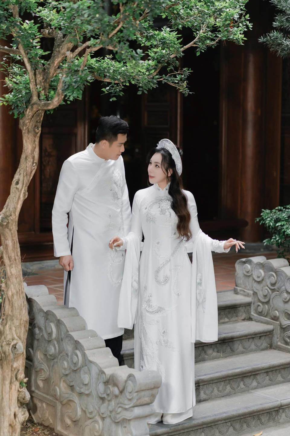 Hồ Quỳnh Hương công bố thông tin đã có con trai 2 tuổi với chồng doanh nhân kín tiếng trong tiệc cưới ở Hạ Long - 18