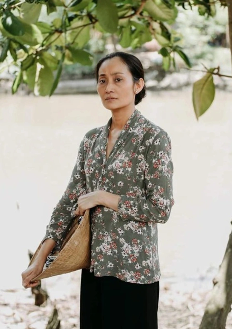 Cô khiến dân tình nể phục vì học Thạc sĩ ở tuổi U50.