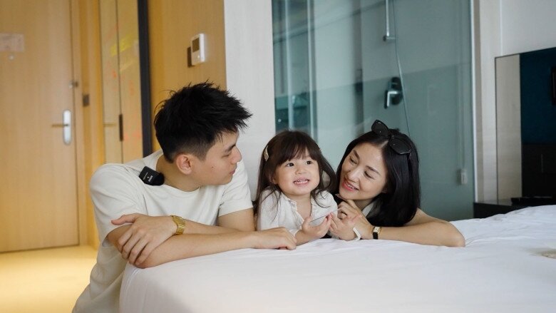 Long Hạt Nhài và Salim đến Nha Trang chuẩn bị cho đám cưới.