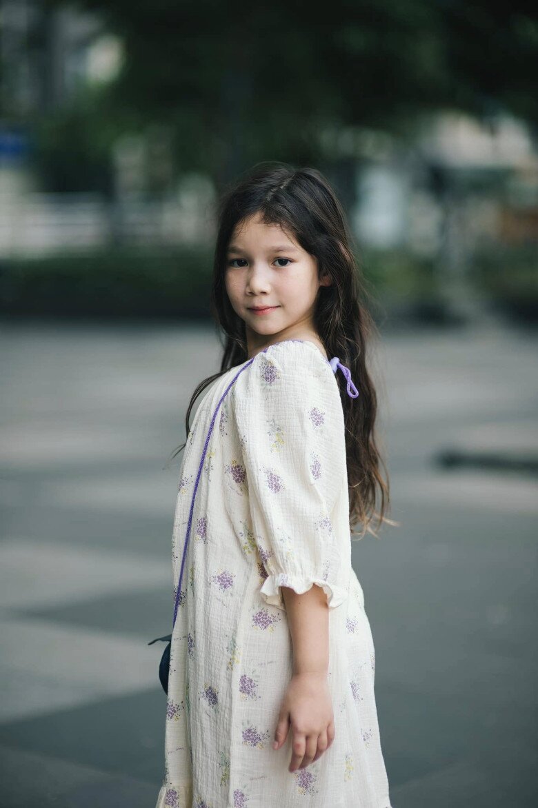 Con gái đầu lòng xinh xắn của siêu mẫu Hà Anh.