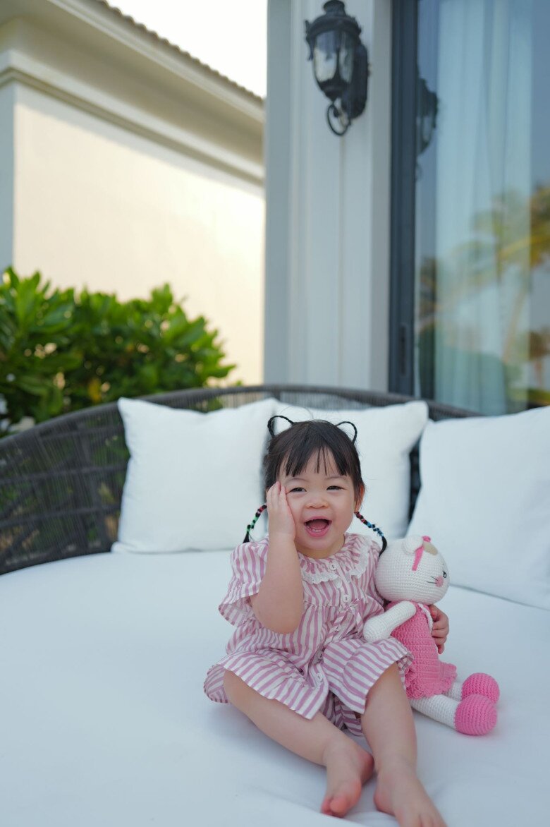 Vẻ đáng yêu, kháu khỉnh của con gái Đỗ Mỹ Linh được khán giả yêu mến.