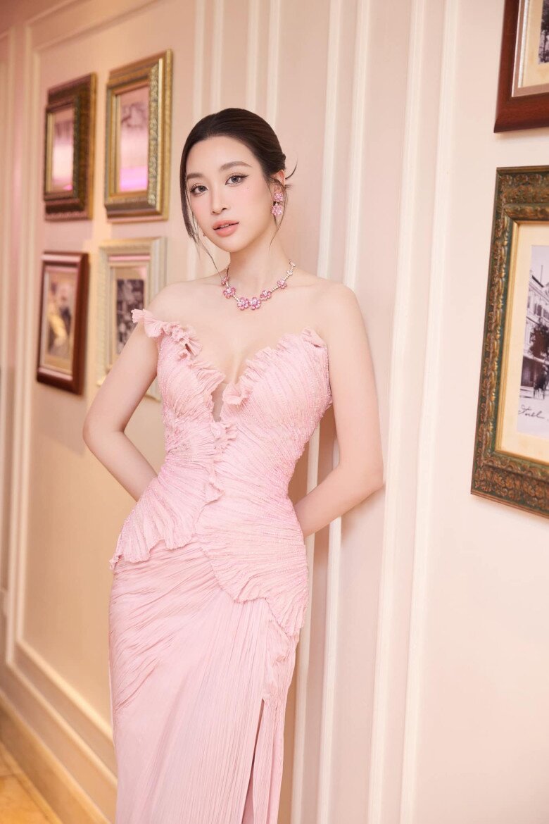 Nàng hậu giữ vóc dáng như thời còn son rỗi dù đã sinh con.