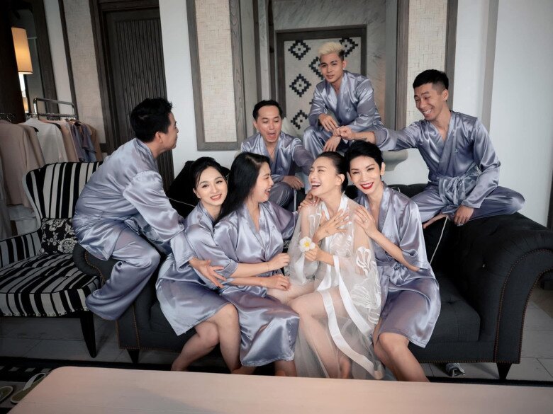 Hội bạn thân của Ngô Thanh Vân vỡ òa hạnh phúc khi hay tin nữ diễn viên có bầu.