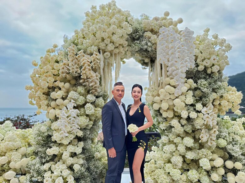 Jennifer Phạm được chồng doanh nhân yêu chiều hết mực.