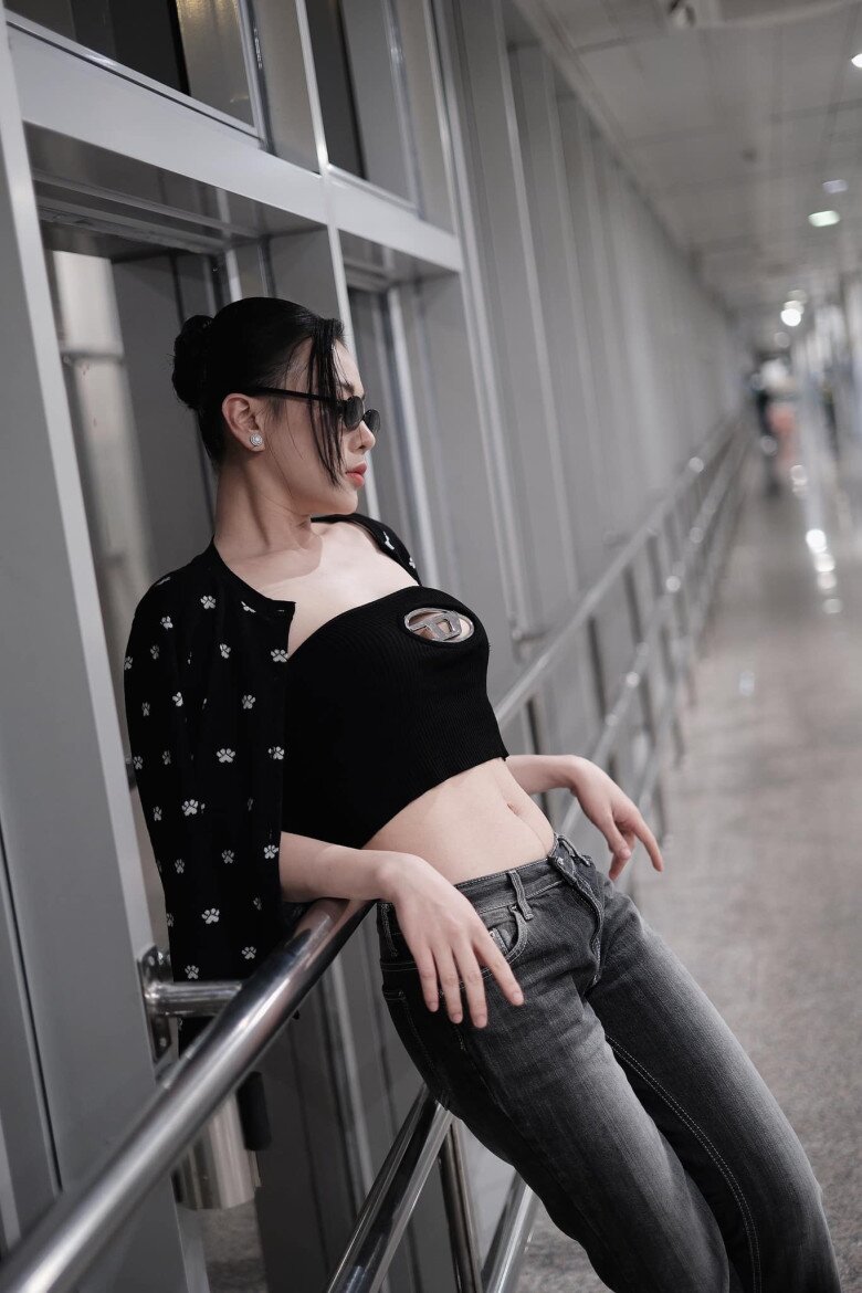 Phương Oanh về dáng nhanh chóng sau khi sinh con.