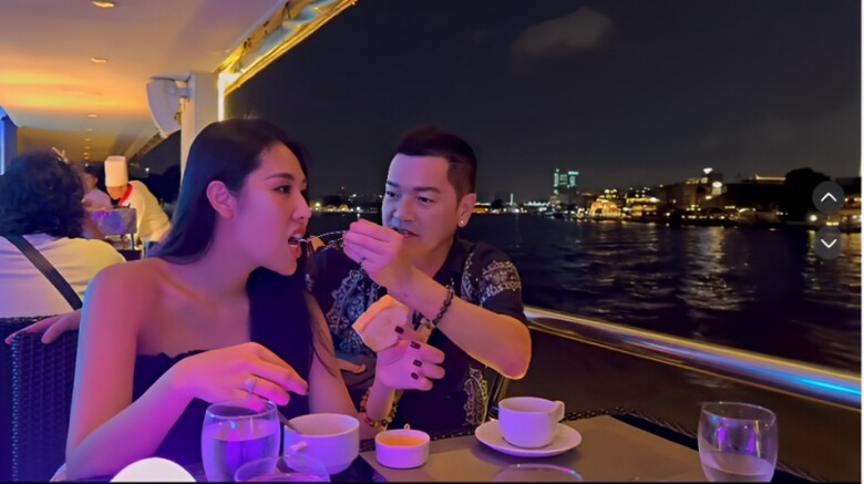 Quang Minh đưa bạn gái kém 37 tuổi đi ăn tối sang chảnh trên du thuyền, công khai amp;#34;khóa môiamp;#34; giữa chốn đông người - 2