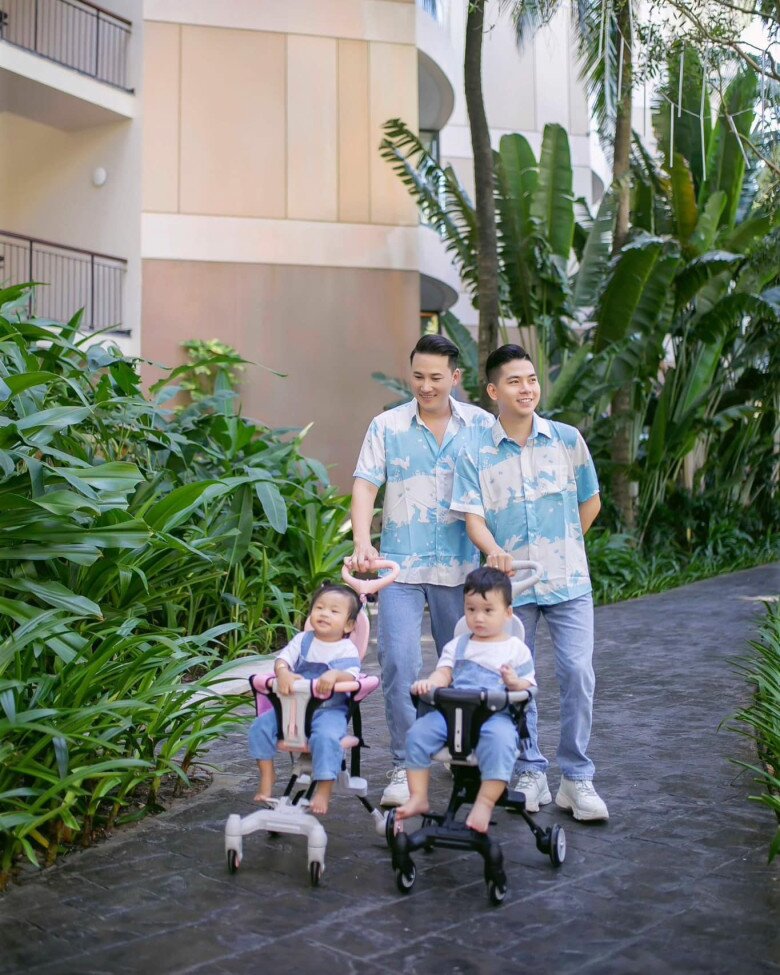 Thanh Đoàn và Hà Trí Quang được khen chăm con rất khéo léo.