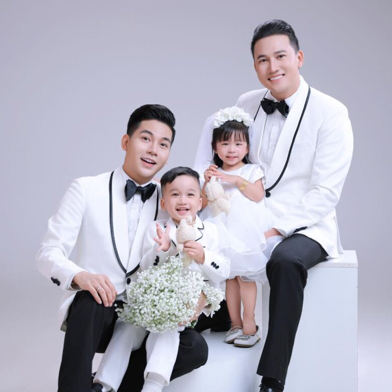 Gia đình hạnh phúc của Thanh Đoàn và Hà Trí Quang.