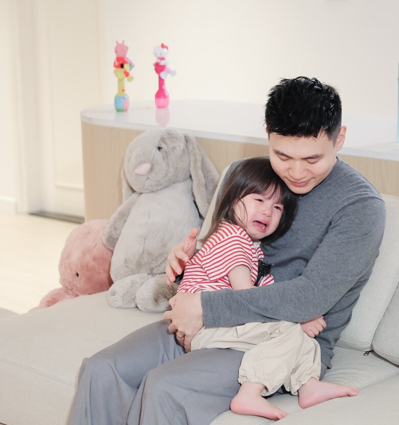 Bé Pam bước vào giai đoạn khủng hoảng tuổi lên 3. 
