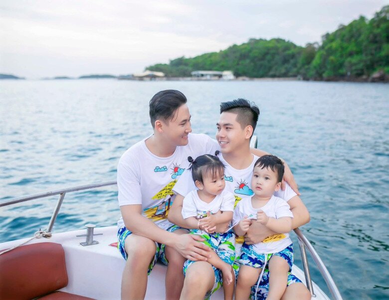 Ka Ka và Muội Muội từ nhỏ đã “sống trong nhung lụa”, không thiếu thứ gì.