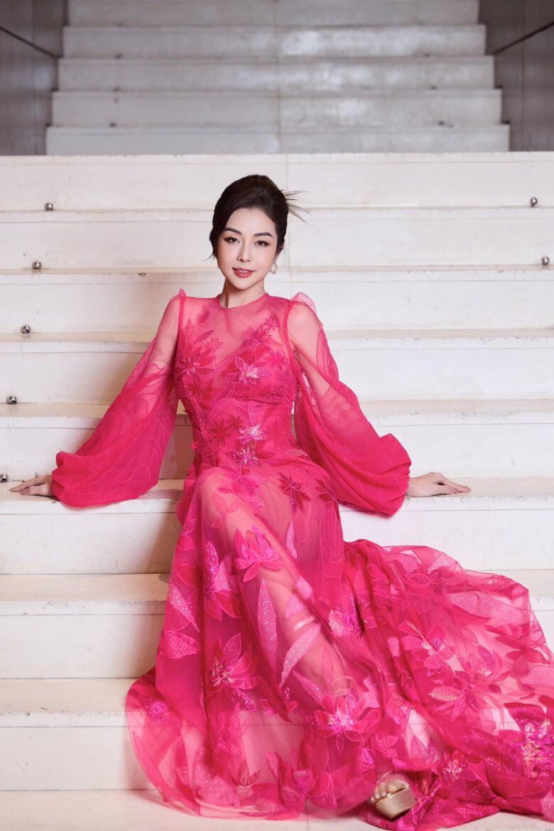 Jennifer Phạm là nàng hậu đa tài của làng giải trí Việt.