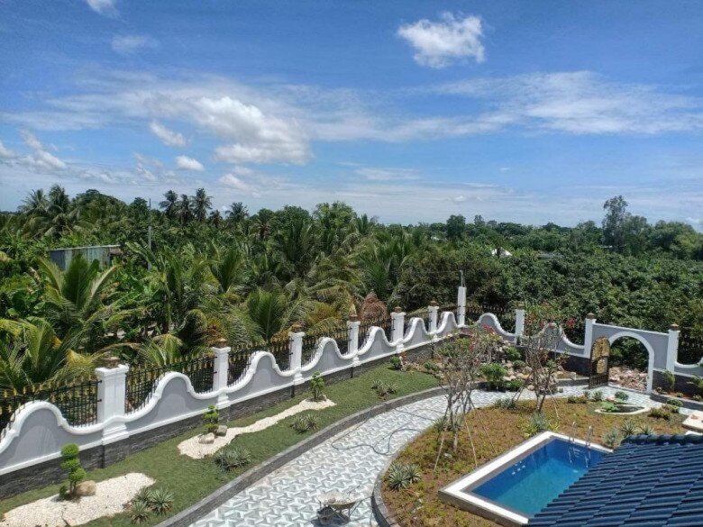 Biệt thự rộng lớn ở Đồng Tháp của Thanh Đoàn và Hà Trí Quang.