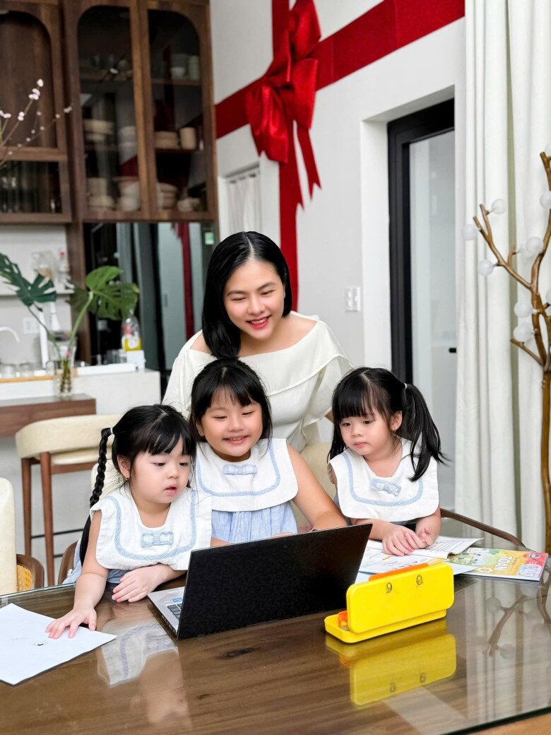 Vân Trang luôn cố gắng nuôi dạy các con chu toàn.