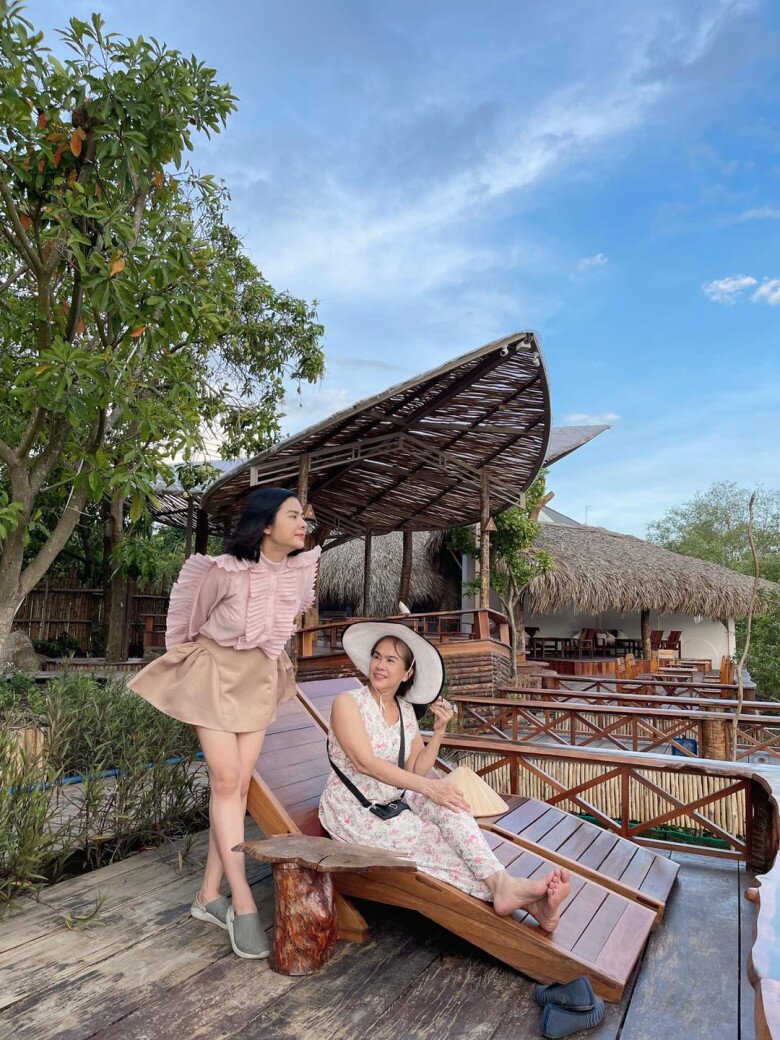 Mẹ ruột Vân Trang không giữ tiền của con gái vì sợ ảnh hưởng đến hạnh phúc gia đình.