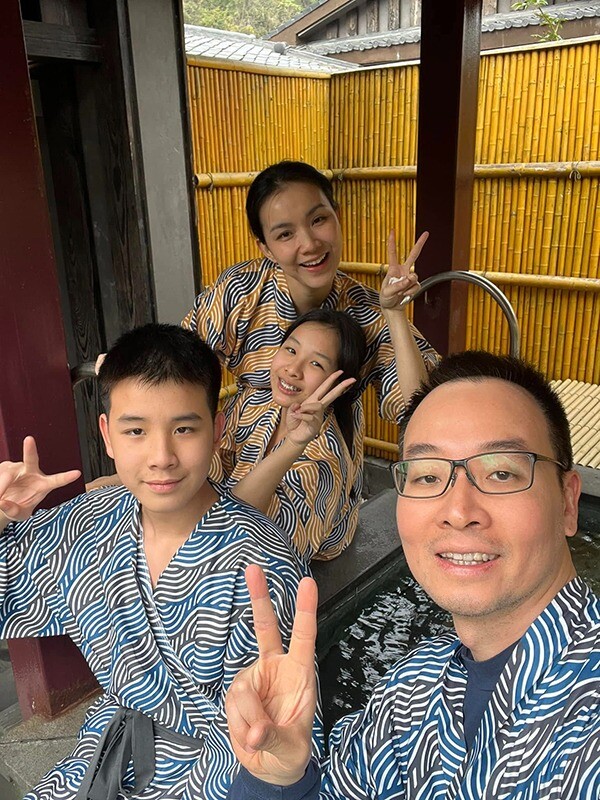 Thùy Lâm sống kín tiếng bên ông xã Tiến sĩ và 2 con.