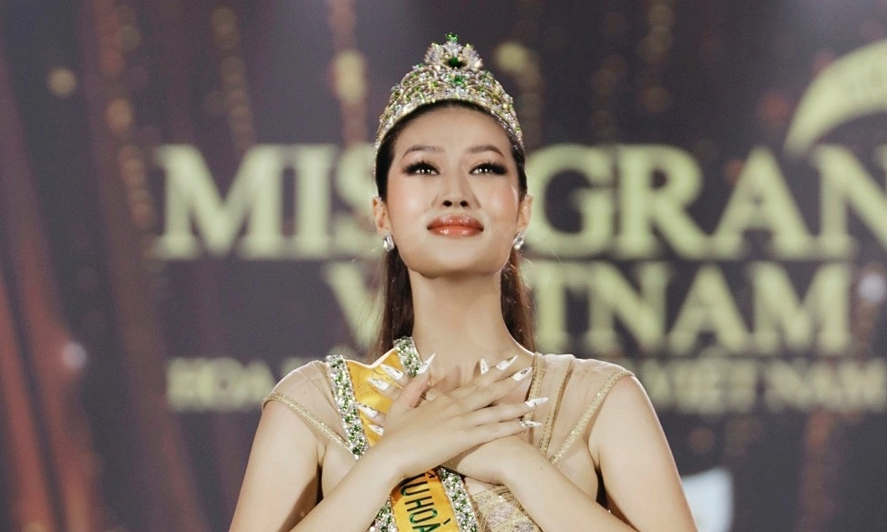 Khoảnh khắc Đoàn Thiên Ân xúc động khi đăng quang.