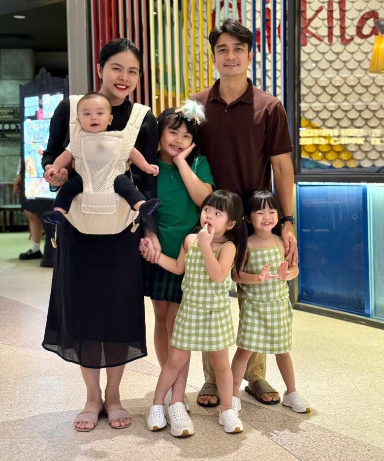 Vân Trang có cuộc sống viên mãn bên ông xã doanh nhân và 4 con.