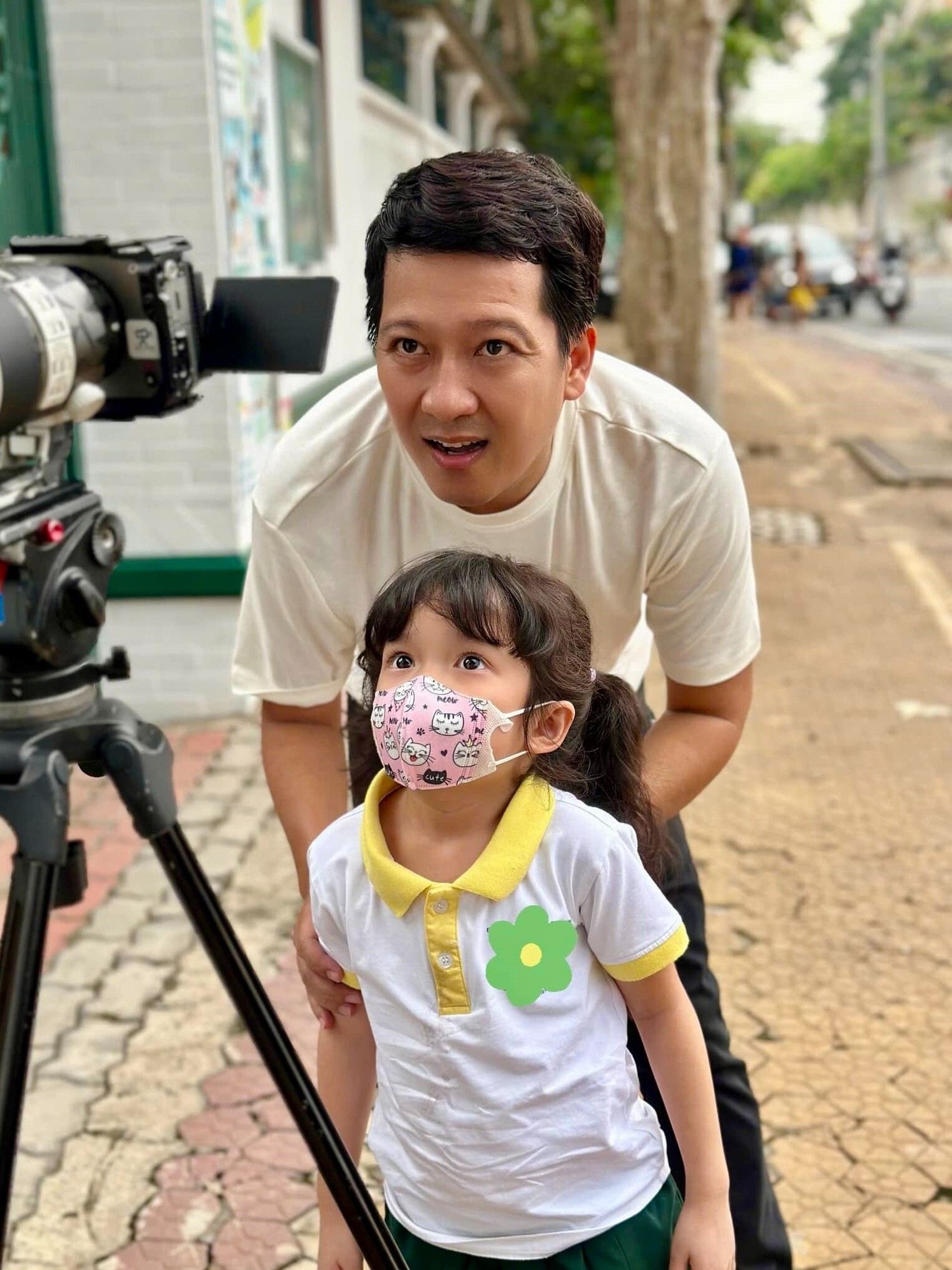 Nam MC thường xuyên dành thời gian bên vợ con sau giờ làm việc.