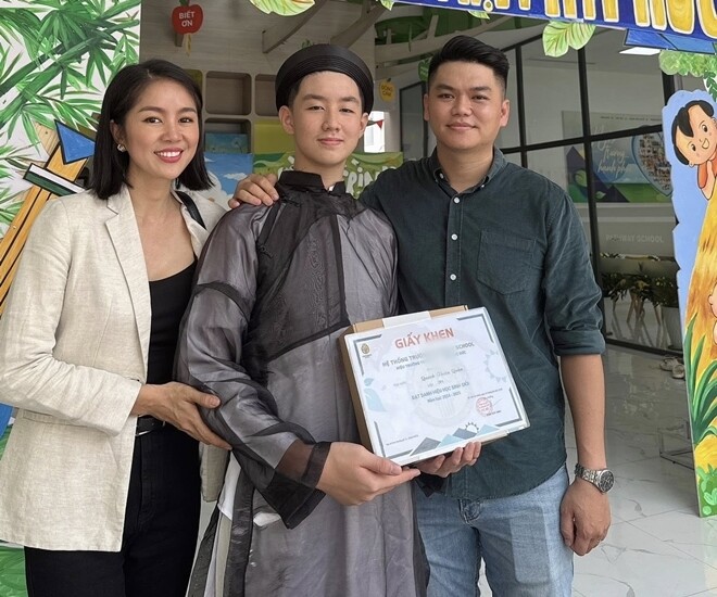 Cà Pháo nhận danh hiệu Học sinh Giỏi.