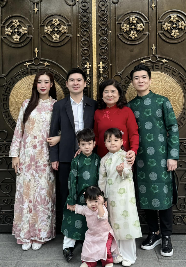 Đỗ Mỹ Linh được lòng gia đình nhà chồng.