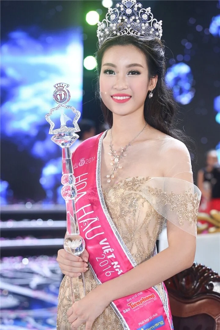 Nét đẹp ngọt ngào của Đỗ Mỹ Linh khi đăng quang hoa hậu.
