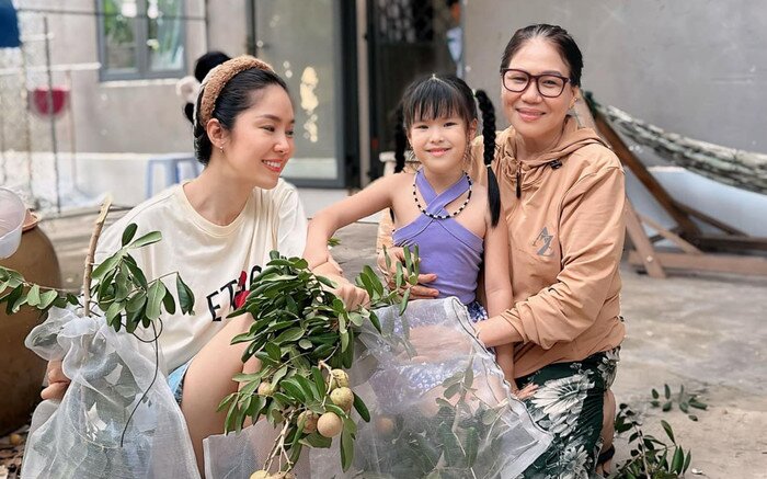 Sau khi kết hôn, Lê Phương được mẹ chồng yêu thương, ủng hộ.