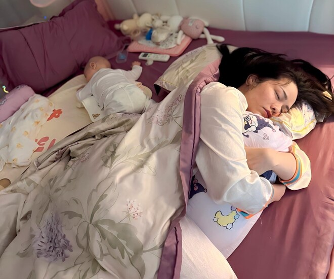 Nhật Kim Anh chia sẻ khoảnh khắc hài hước cùng con gái.