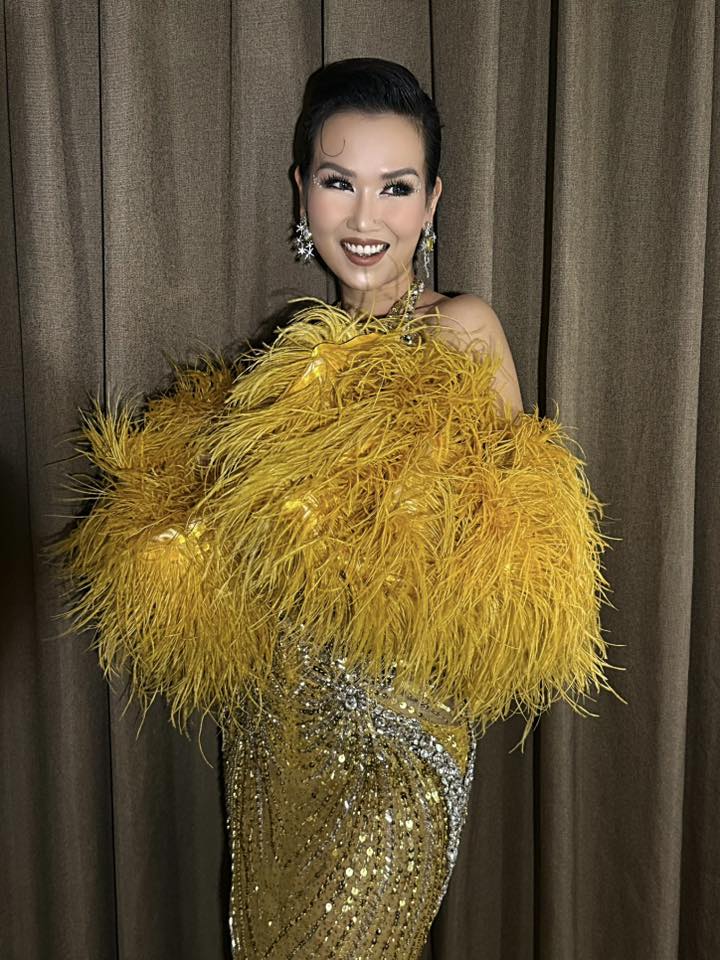 Sao Việt 24h: Diva Hồng Nhung khoe vườn hoa ở penthouse mới, diện mạo tươi tắn sau 3 lần xạ trị - 8
