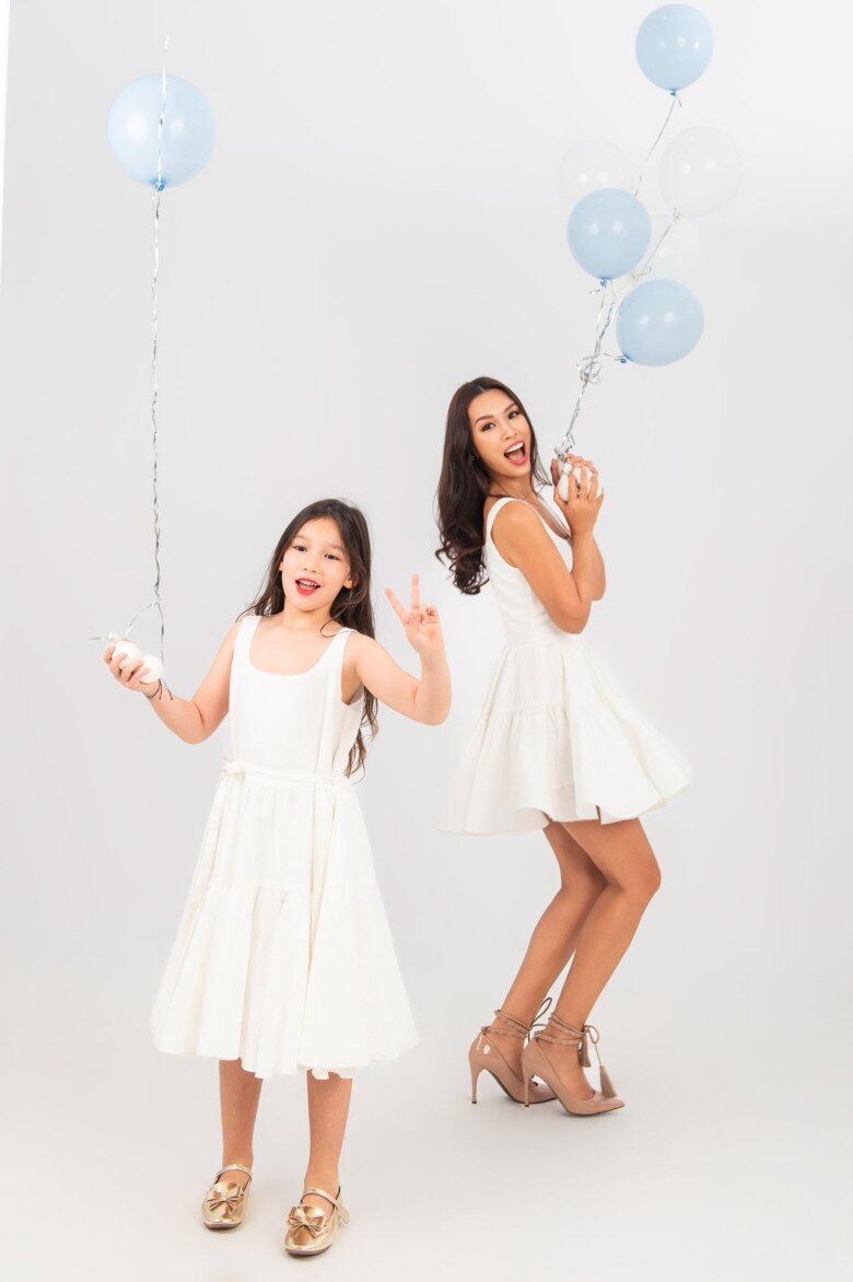 Sao Việt 24h: amp;#34;Mẹ chồngamp;#34; Phương Oanh khoe đôi gò bồng đảo amp;#34;đốt mắtamp;#34; ở tuổi U50, trẻ đẹp không thua con gái sinh năm 1998 - 8
