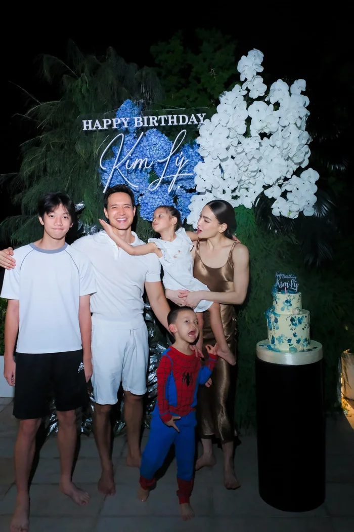 Hồ Ngọc Hà và Kim Lý thường xuyên dành thời gian bên các con.