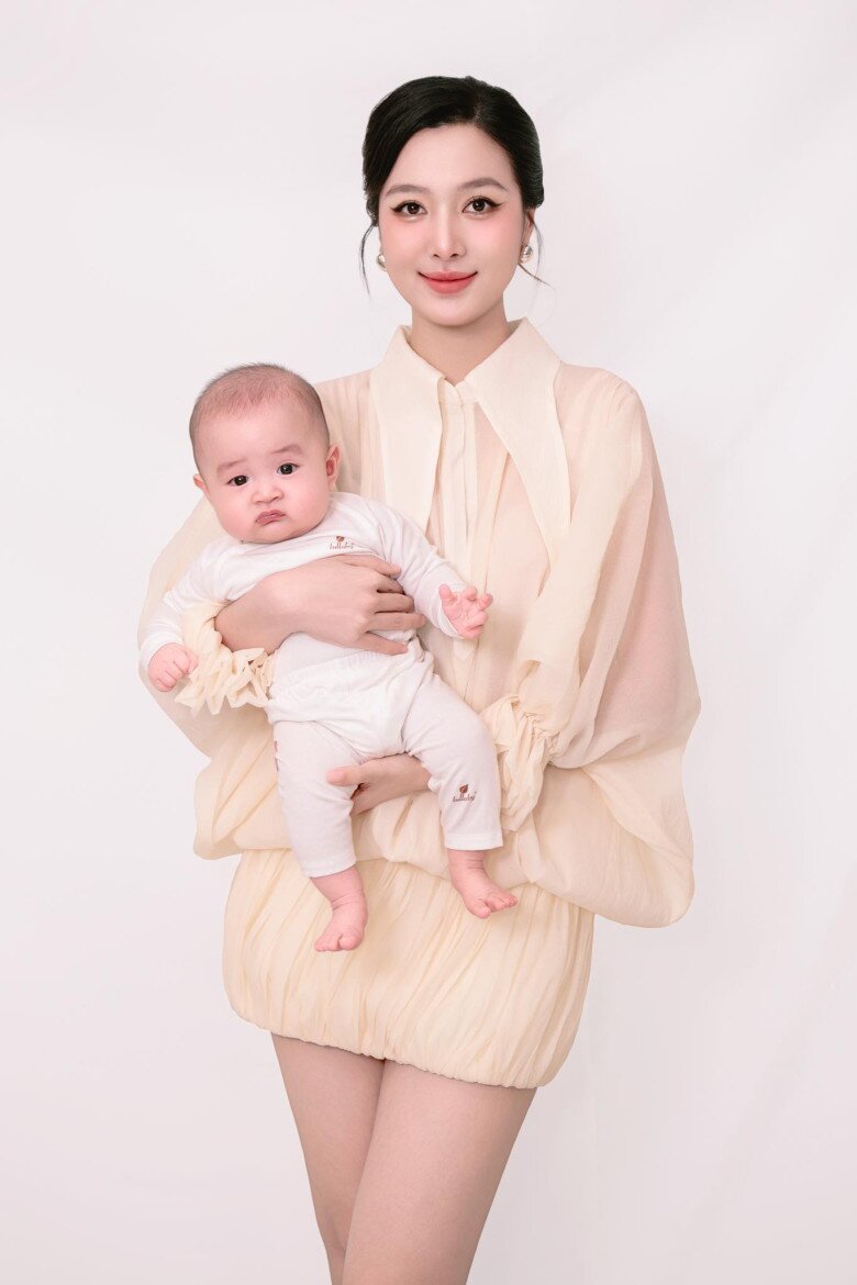 Sao Việt 24h: Jennifer Phạm nhiều lần thuyết phục con trai riêng với Quang Dũng về Việt Nam nhưng đều thất bại - 12