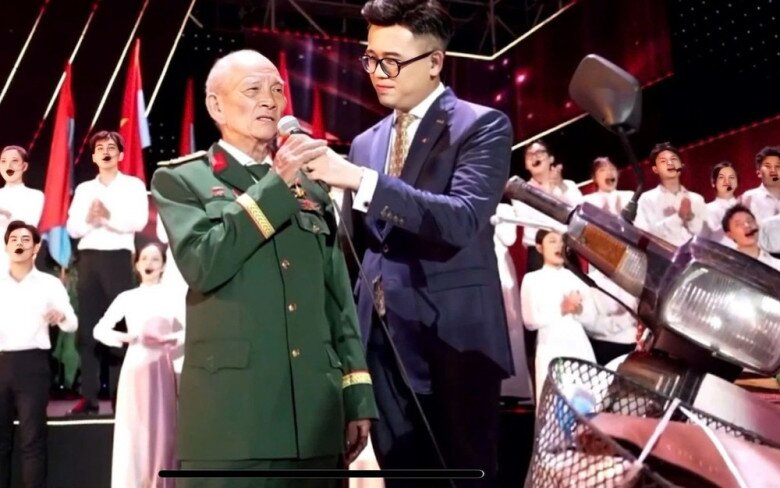 Cựu chiến binh Trần Văn Thanh tại chương trình Vang mãi khúc khải hoàn.