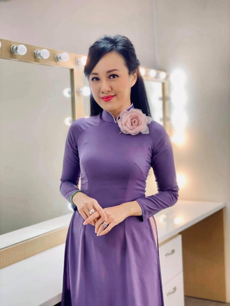 Hoài Anh là nữ MC, BTV nổi tiếng của đài VTV.