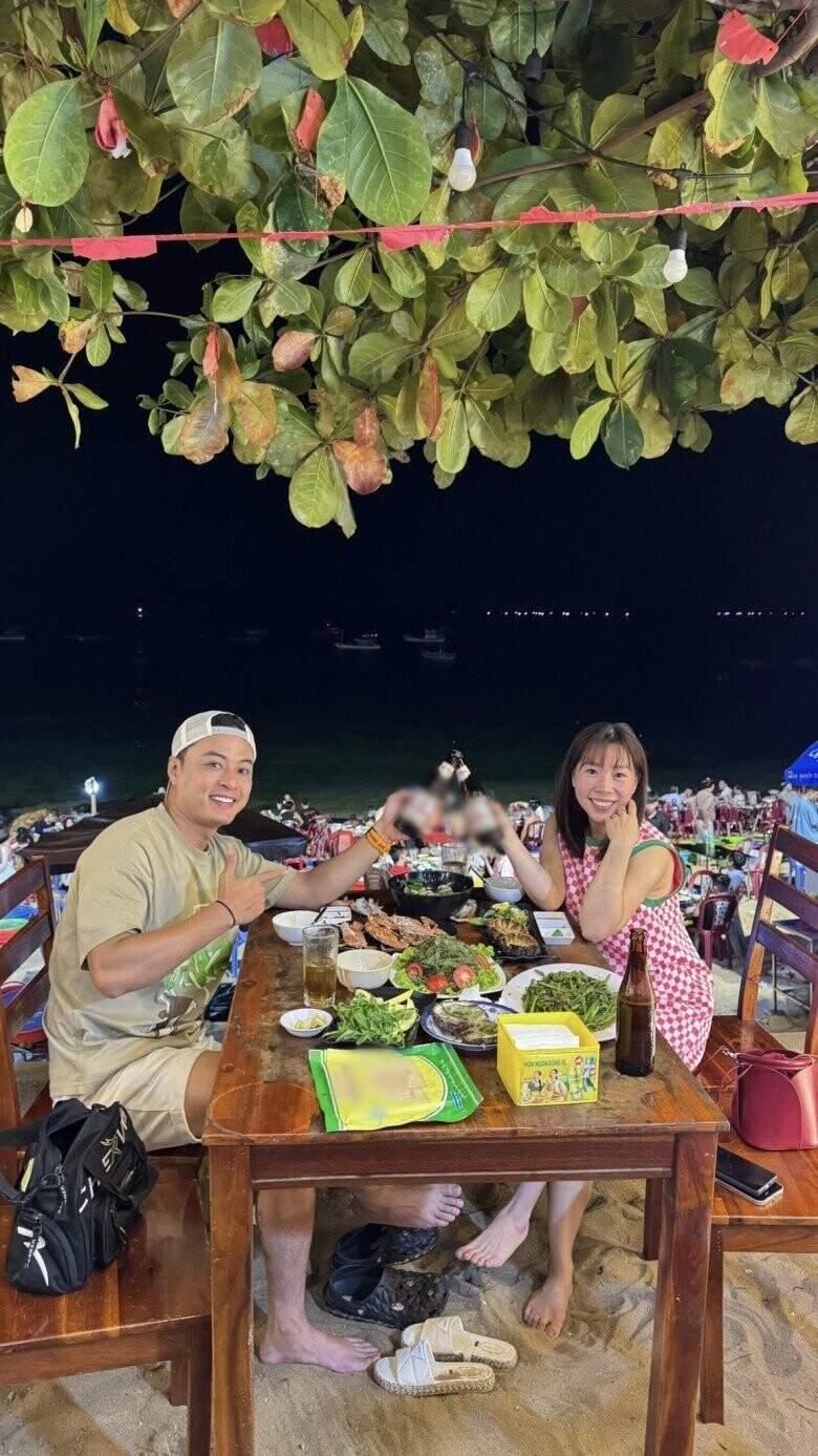 Sao Việt 24h: amp;#34;Mẹ chồngamp;#34; Phương Oanh khoe đôi gò bồng đảo amp;#34;đốt mắtamp;#34; ở tuổi U50, trẻ đẹp không thua con gái sinh năm 1998 - 11