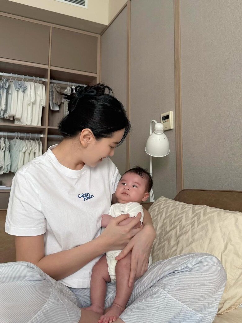 Sao Việt 24h: Quỳnh Lương tròn trịa hơn thấy rõ ở tháng thứ 8, khoe cân nặng của mẹ và bé ở cuối thai kỳ - 4