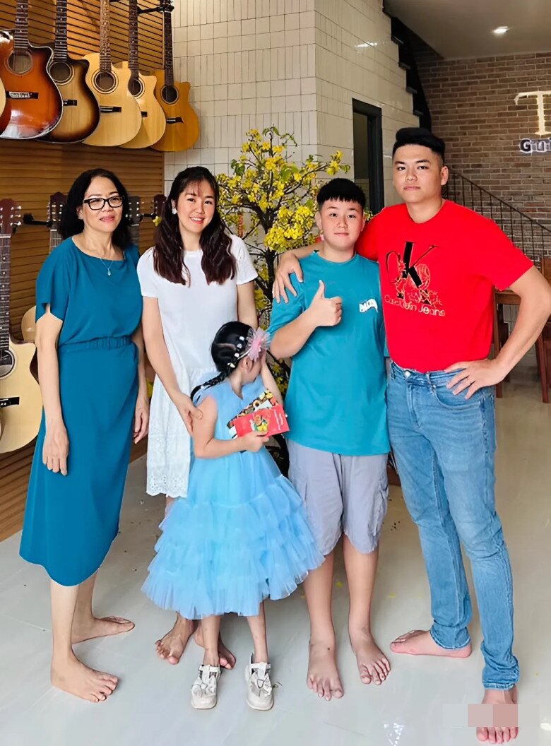 Mẹ của Trung Kiên rất yêu thương, luôn bênh vực Lê Phương.