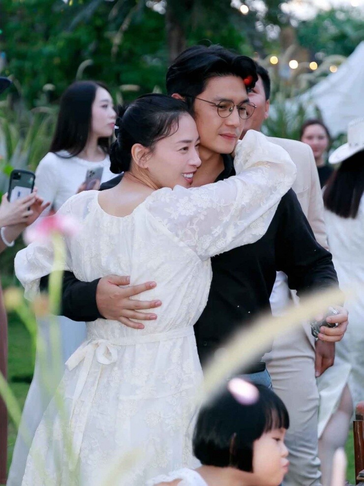 Vốn là một đầu bếp thực thụ, Huy Trần tự tay lo cho người đẹp từng bữa ăn để đảm bảo dinh dưỡng cho cả mẹ và bé.