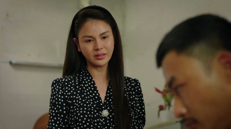 Lương Thu Trang đóng cặp với Duy Hưng, vào vai người vợ xinh đẹp với nhiều nỗi khổ riêng.