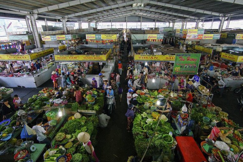 Giữa lòng An Giang có khu chợ bán đủ thứ: Lúc nào cũng tắc đường vì chợ quá đông đúc - 3