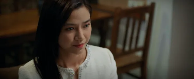Khi đối mặt với chồng cũ và mẹ chồng cũ, Anh Đào lại thể hiện tròn vai người phụ nữ cá tính, mạnh mẽ và đanh thép.