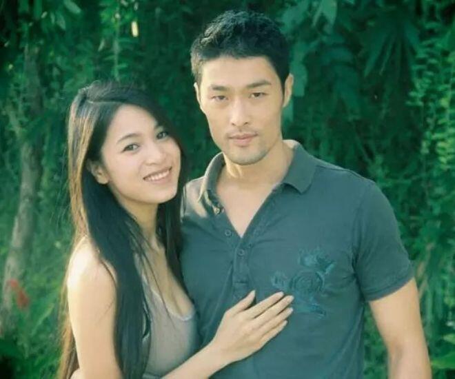 Johnny TrÍ Nguyễn và Nhung Kate bén duyên từ bộ phim Bụi Đời Chợ Lớn.