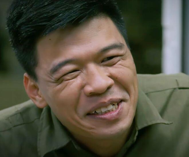 Tạo hình người bác nhà quê của Trung Ruồi trong vai Chiến.
