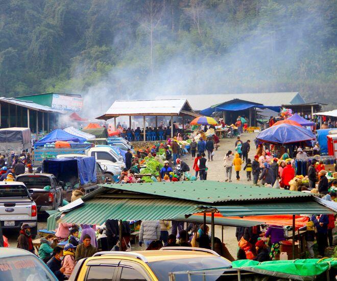 Chợ lạ giữa lòng Yên Bái, chỉ bán sản vật rừng núi độc đáo không nơi nào có, ai đến cũng mê không muốn về - 1