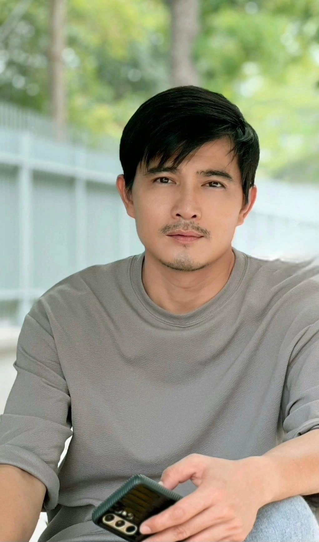 Sau khi về Việt Nam, Quang Sự liên tục góp mặt vào nhiều dự án phim truyền hình lẫn diện ảnh đình đám.