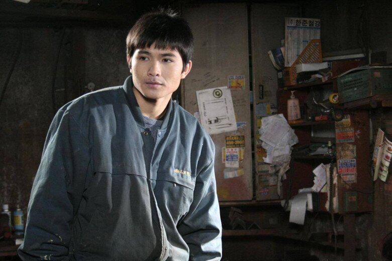 Vai diễn đầu tay của Quang Sự trong bộ phim điện ảnh Hàn Quốc - Hello, Stranger.